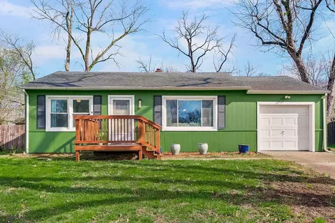 7612 W 64th Ter, Mission, KS 66202