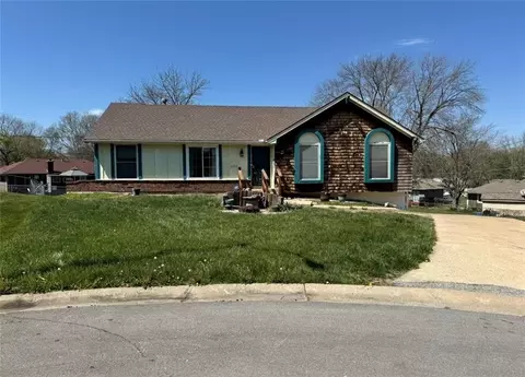 8922 Tennessee Ave, Kansas City, MO 64138