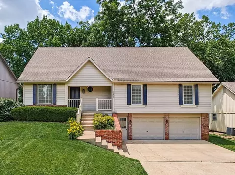 10560 Noland Rd, Lenexa, KS 66215
