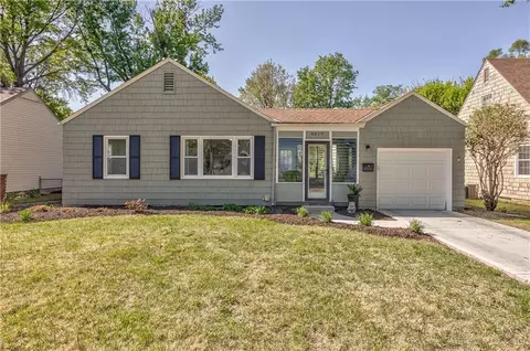 4819 W 55th St, Roeland Park, KS 66205