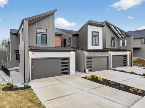 9326 Freedom St, Lenexa, KS 66227