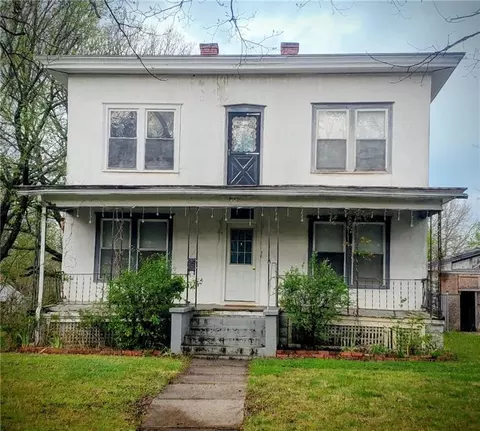 719 S 6th St, Independence, KS 67301