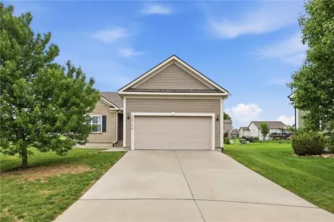 23706 W 88th Ter, Lenexa, KS 66227