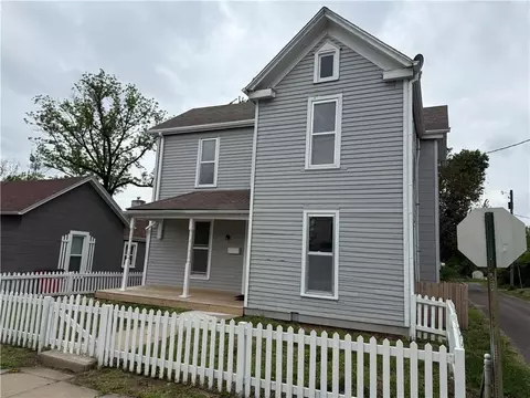 308 N 16th St, Lexington, MO 64067