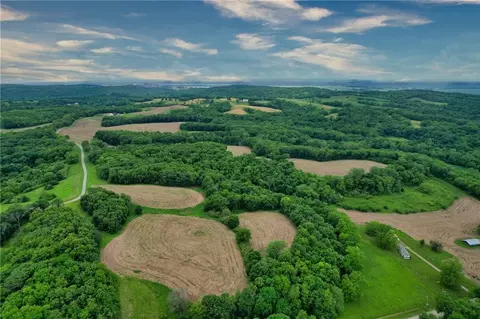 58 4 Ac Brown Rd, Weston, MO 64098