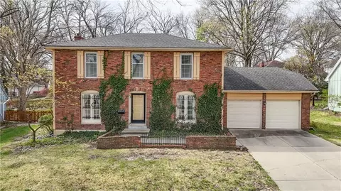 10915 W 100th Ter, Overland Park, KS 66214