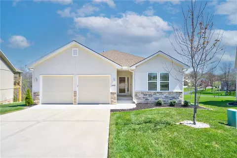 3900 NW Eclipse Pl, Blue Springs, MO 64015