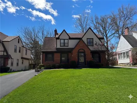 1207 W Gregory Blvd, Kansas City, MO 64114