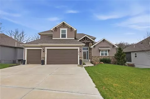7310 NW Clore Dr, Parkville, MO 64152