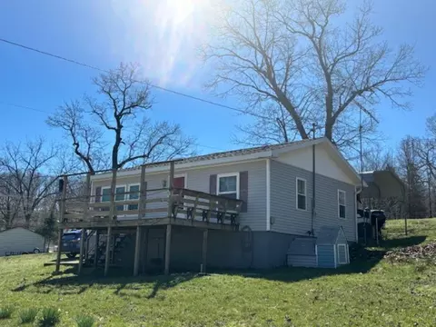 592 Outlook Dr, Edwards, MO 65326