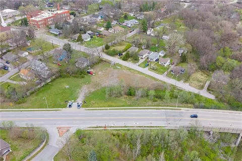 9827 E Independence Ave, Independence, MO 64053 photo 2