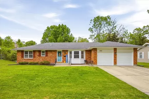 3508 Shady Bend Dr, Independence, MO 64052