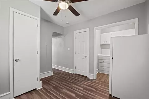 Entry Way - 514 W Walnut St, Independence, MO 64050 photo 6 of 8