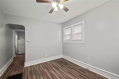 Entry Way - 514 W Walnut St, Independence, MO 64050 photo 1 of 8