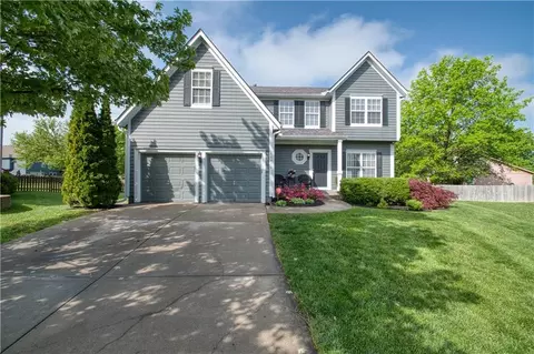 16330 S Chester St, Olathe, KS 66062