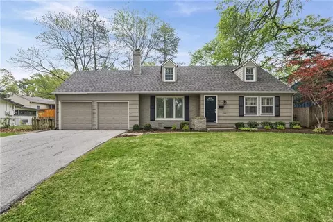 7633 Tomahawk Rd, Prairie Village, KS 66208