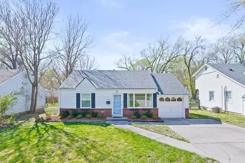 4924 Mission Rd, Roeland Park, KS 66205