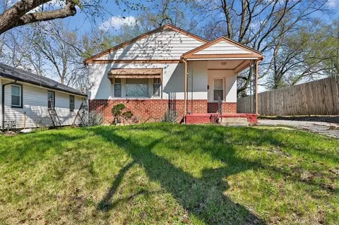 7205 Wabash Ave, Kansas City, MO 64132