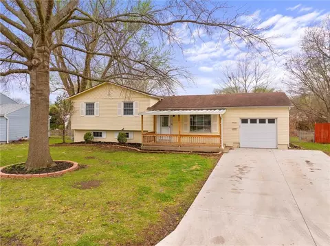 9920 Benson Dr, Overland Park, KS 66212