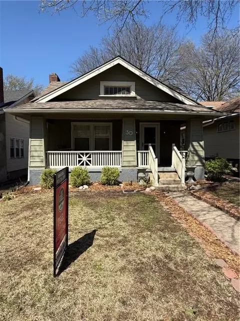 30 W 73rd Ter, Kansas City, MO 64114