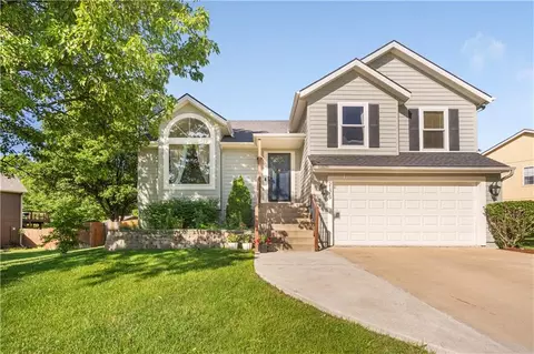 21319 W 51st Ct, Shawnee, KS 66218