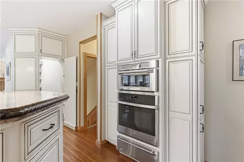Kitchen - 70 E High Point Ln, Columbia, MO 65203 photo 7 of 11
