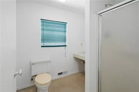 Bath - 70 E High Point Ln, Columbia, MO 65203 photo 1 of 8