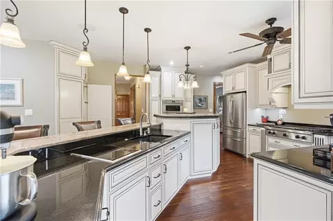 Kitchen - 70 E High Point Ln, Columbia, MO 65203 photo 3 of 11