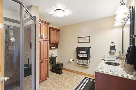 Bath - 70 E High Point Ln, Columbia, MO 65203 photo 4 of 8