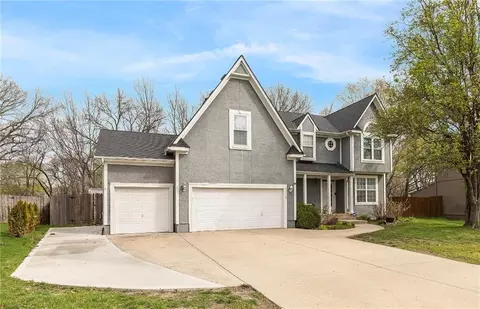 21218 W 51st St, Shawnee, KS 66218