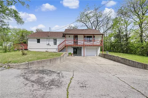 3110 S 37th St, Kansas City, KS 66106