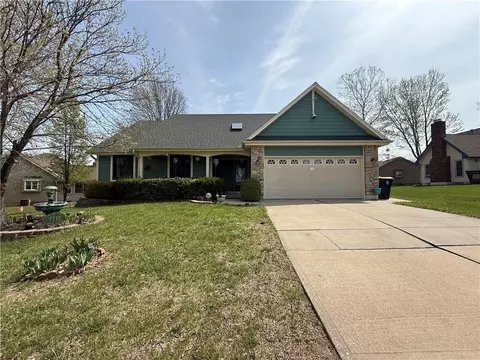 7719 Larson Ave, Kansas City, MO 64138