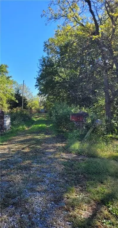 3799 E Lowell St, Amity, MO 64422