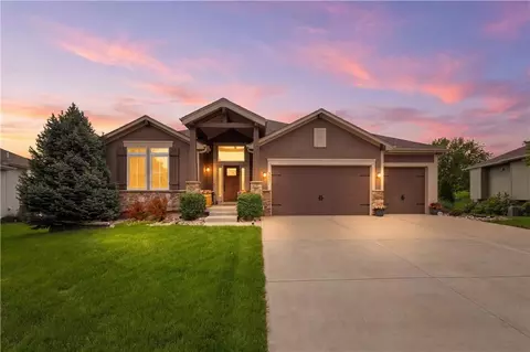 2927 W 155th Ter, Overland Park, KS 66224