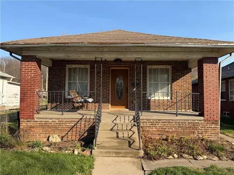 5207 Pryor Ave, Saint Joseph, MO 64504