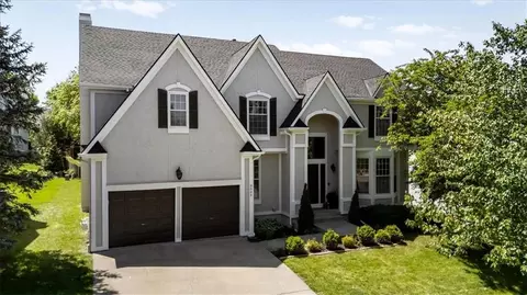 9009 W 148th Ter, Overland Park, KS 66221