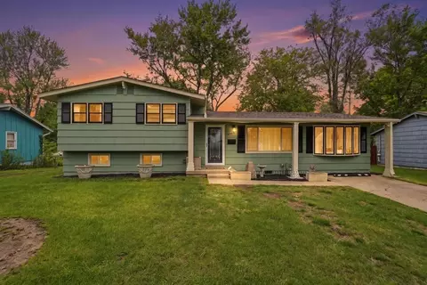 6008 N Michigan Ave, Kansas City, MO 64118
