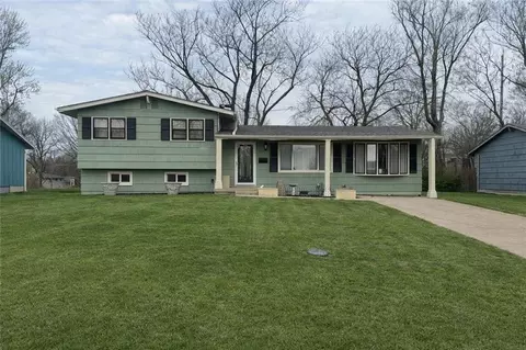 6008 N Michigan Ave, Kansas City, MO 64118