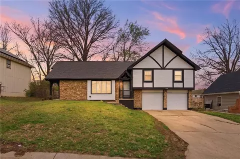 6608 E 124th St, Grandview, MO 64030