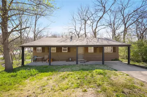 1 2 H St, Lake Lotawana, MO 64086