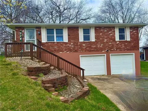 208 Carla St, Excelsior Springs, MO 64024