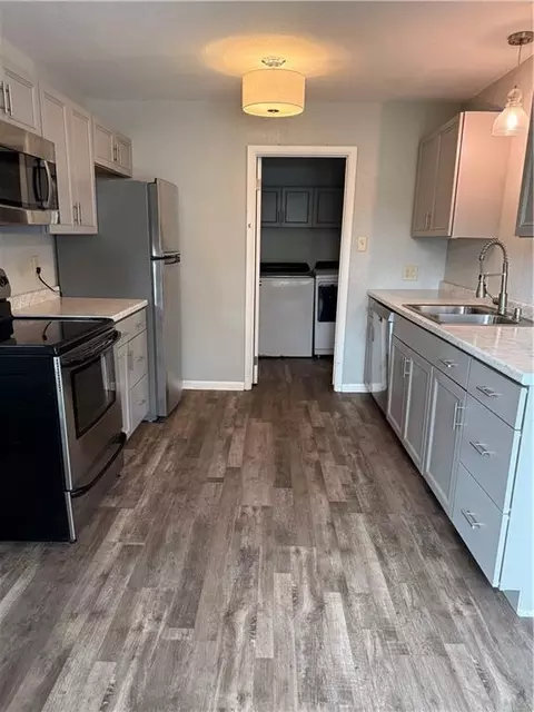 Kitchen - 702 Sunset St, Chillicothe, MO 64601 photo 3 of 3