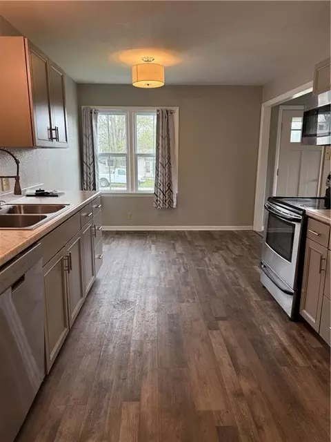 Kitchen - 702 Sunset St, Chillicothe, MO 64601 photo 1 of 3