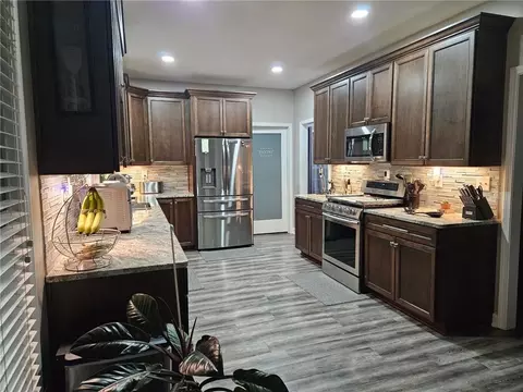 2109 SW Brookshire Dr, Blue Springs, MO 64015