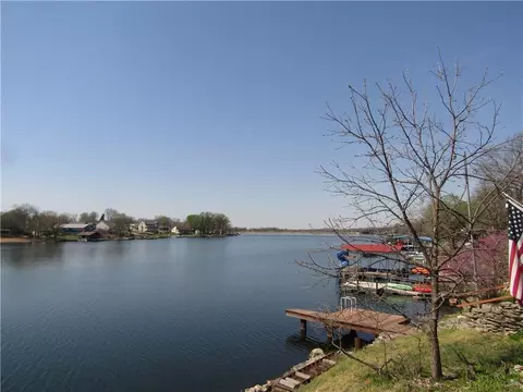 15450 Lake Road 10 Rd, Gardner, KS 66030