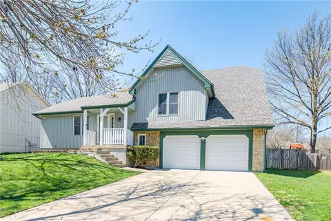 6528 N London Dr, Kansas City, MO 64151