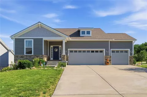 25043 W 144th St, Olathe, KS 66061