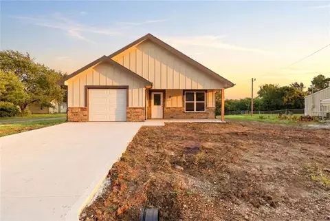 103 S Crittendon St, Holden, MO 64040