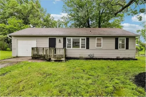 11709 Lawndale Ave, Kansas City, MO 64137