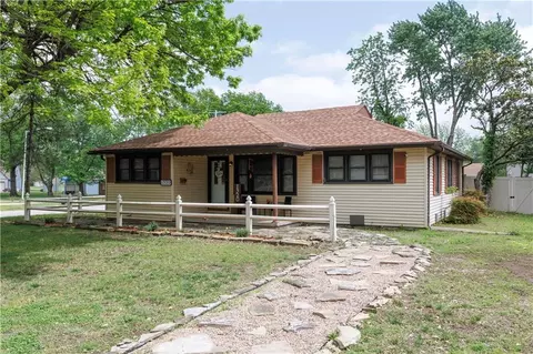 1320 N 5th, Neodesha, KS 66757